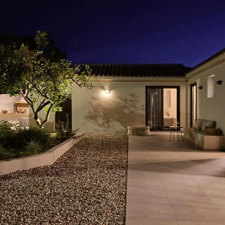 Villa Drallos Luxury - Private Heated Pool & Sleeps 15, By Zantewize *