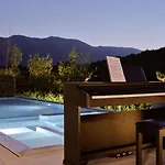 Drallos Luxury - Private Heated Pool & Sleeps 15, By Zantewize Villa