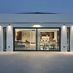 Drallos Luxury - Private Heated Pool & Sleeps 15, By Zantewize Alykanas (Zakynthos)