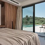 Drallos Luxury - Private Heated Pool & Sleeps 15, By Zantewize * 阿利卡纳斯