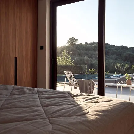 Drallos Luxury - Private Heated Pool & Sleeps 15, By Zantewize * Alykanas (Zakynthos)