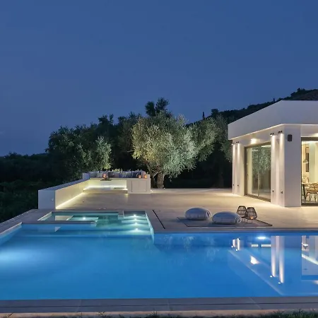 Drallos Luxury - Private Heated Pool & Sleeps 15, By Zantewize Willa Alykanas (Zakynthos)