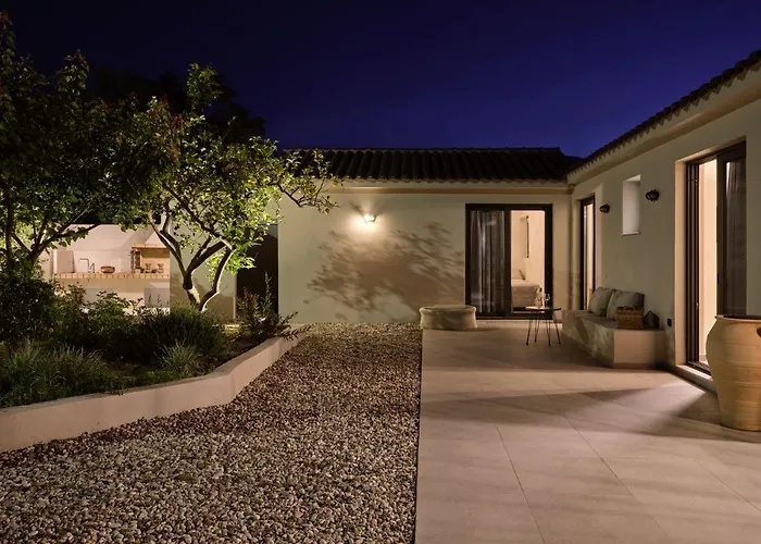 Villa Drallos Luxury - Private Heated Pool & Large Groups, By Zantewize *