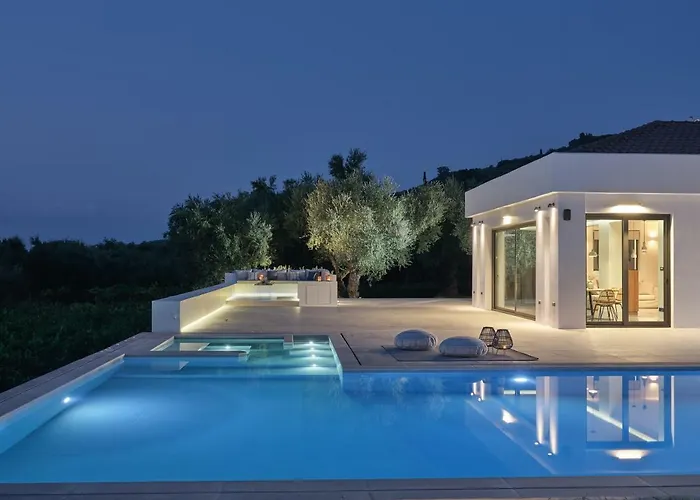 Drallos Luxury - Private Heated Pool & Large Groups, By Zantewize Βίλα Αλυκανάς