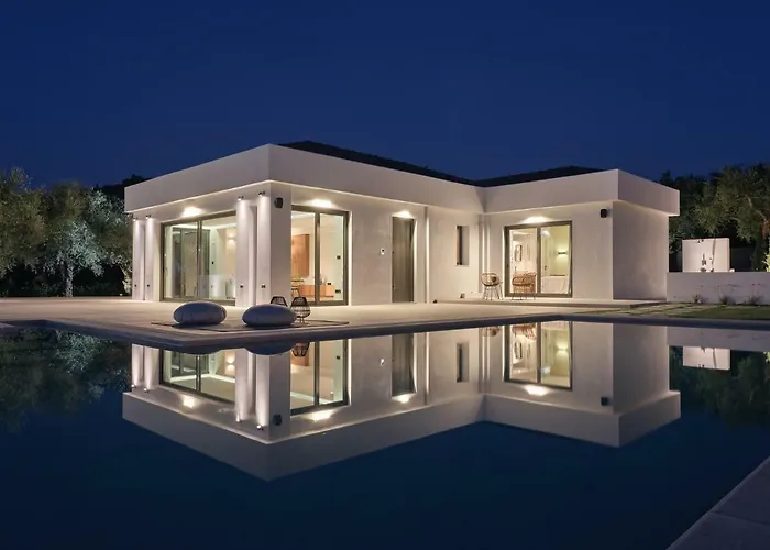Drallos Luxury - Private Heated Pool & Large Groups, By Zantewize * Αλυκανάς