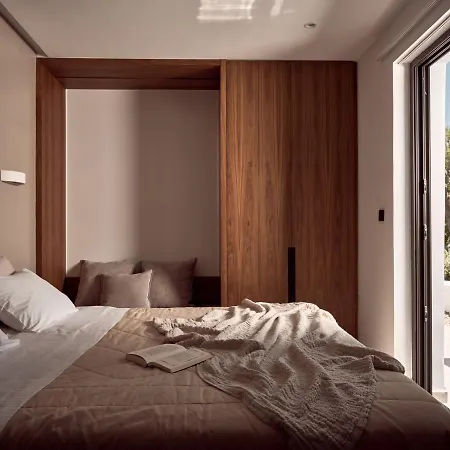 Villa Drallos Luxury - Private Heated Pool & Large Groups, By Zantewize *