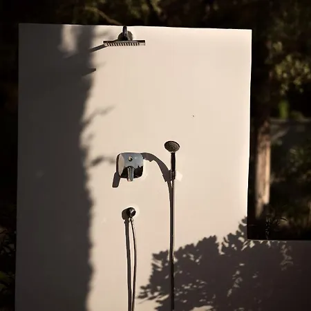 Drallos Luxury - Private Heated Pool & Large Groups, By Zantewize *