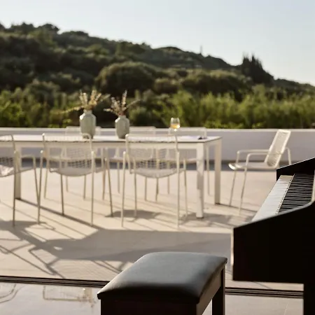 Drallos Luxury - Private Heated Pool & Large Groups, By Zantewize