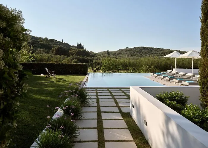 Villa Drallos Luxury - Private Heated Pool & Large Groups, By Zantewize *