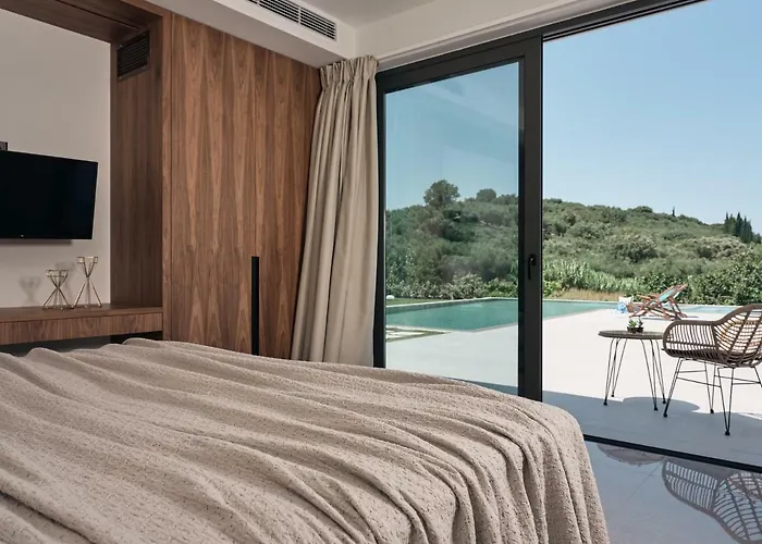 Drallos Luxury - Private Heated Pool & Large Groups, By Zantewize * Alykanas (Zakynthos)